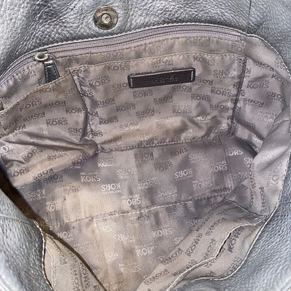 Women’s Michael Kors silver metallic silver Studded Hobo Shoulder Bag Purse - Picture 3 of 6
